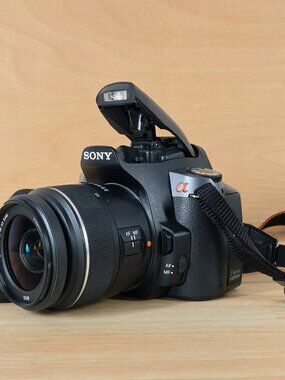 Sony Alpha DSLR-A380 14.2MP CCD Camera 18-55mm SAM Lens Tested Japan